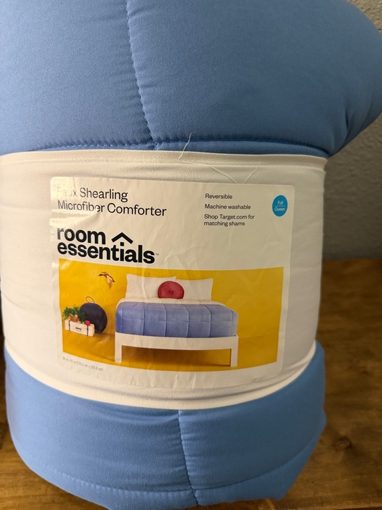 Room Essentials Other - Room Essentials Sky Blue Faux Shearling Comforter full/queen NEW